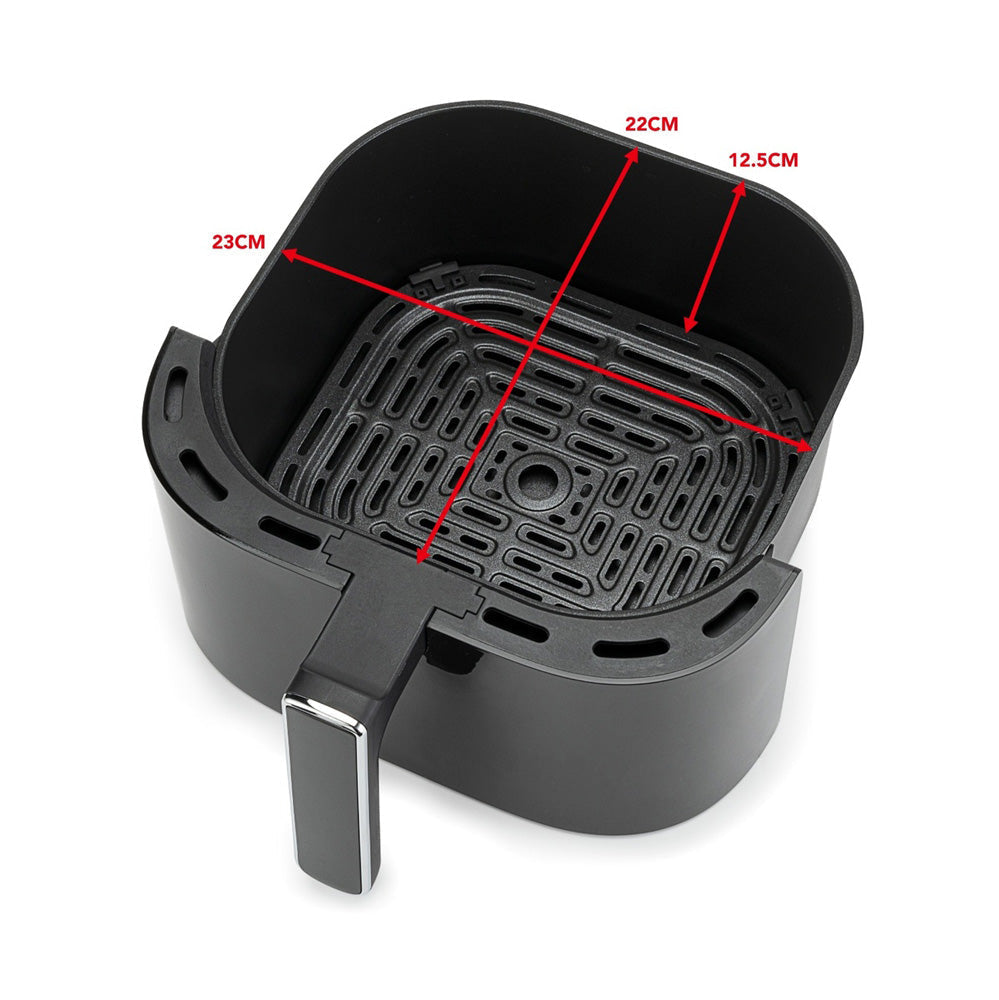 Airfryer-Korb mit Griff und Einsatzgitter, zeigt Innenmasse von ca. 23 cm Länge, 22 cm Breite und 12,5 cm Höhe.