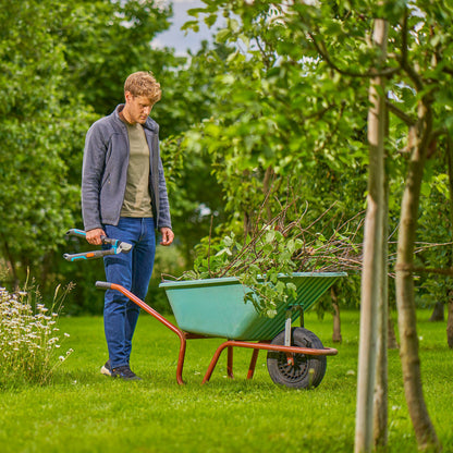 Gardena Sécateur télescopique TeleCut Pro S Scène Homme 3